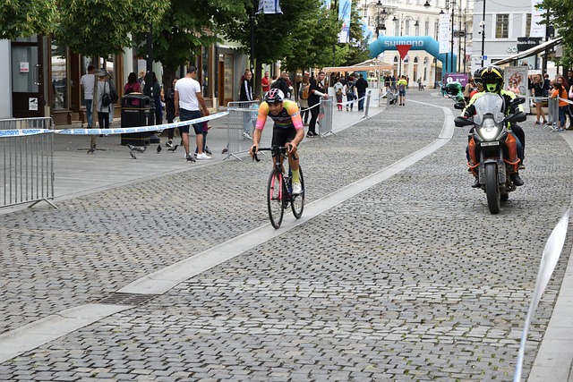 年首次代表 年首次代表